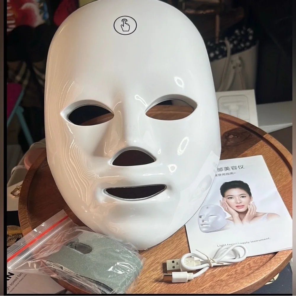 Light Therapy Face Mask - Picture 4 of 14